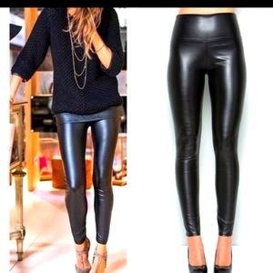 🎉 Black Faux Leather Stretch Leggings🎉